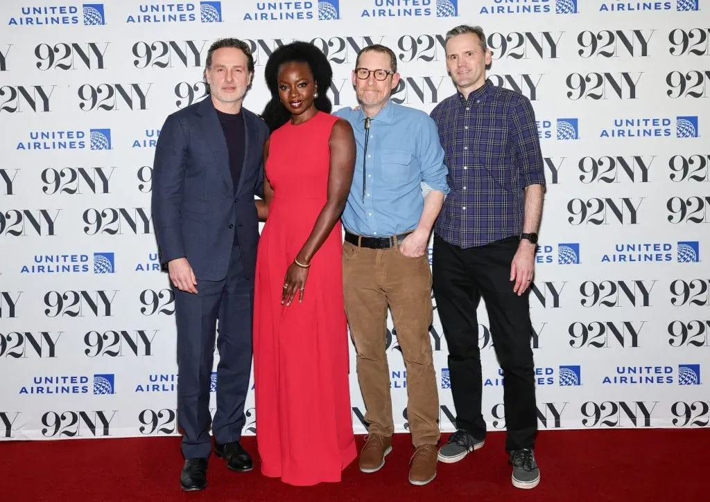 Andrew Lincoln, Danai Gurira, Scott Gimple y Dalton Ross en la proyección anticipada de The Walking Dead: The Ones Who Live. Imagen: Getty Images.