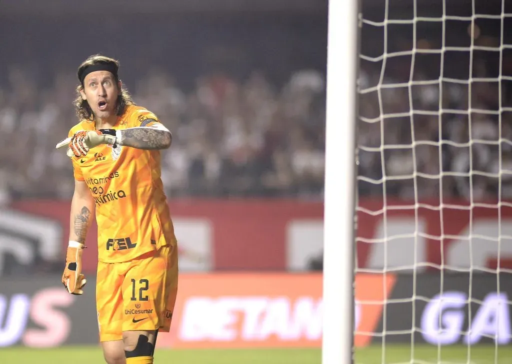 Cássio em ação pelo Coringão. O ídolo chegou a perder a paciência com a ‘metodologia de Luxa’ Foto: Alan Morici/AGIF