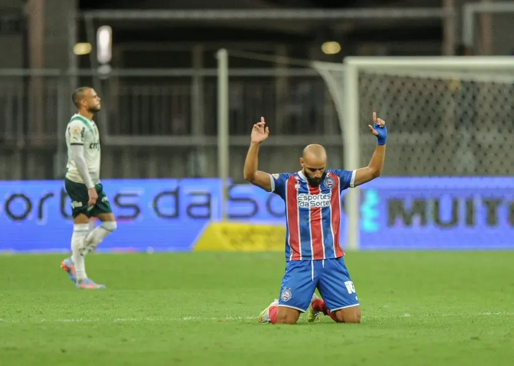 Foto: Jhony Pinho/AGIF – Thaciano comemorando o gol da vitória.