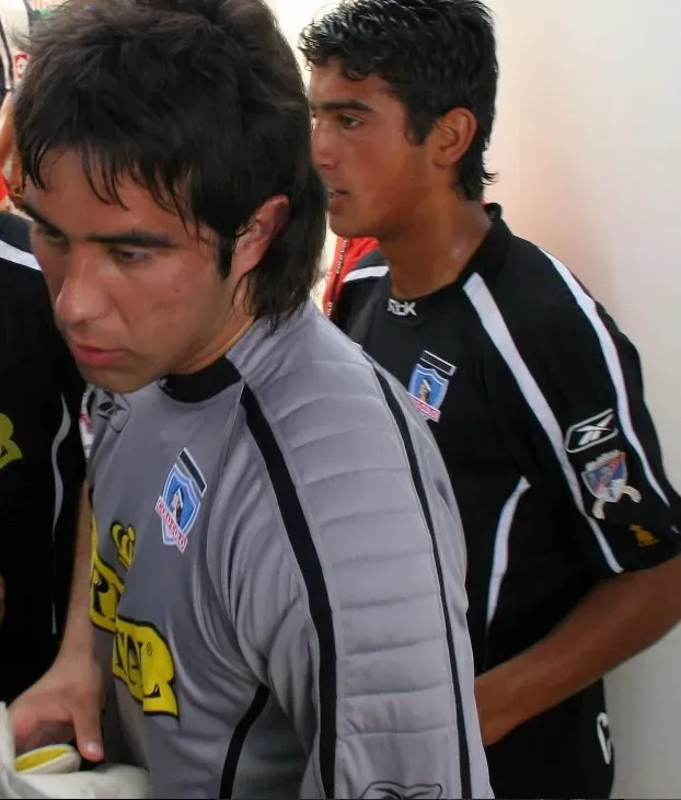 Arturo Vidal y Claudio Bravo jugando en Colo Colo