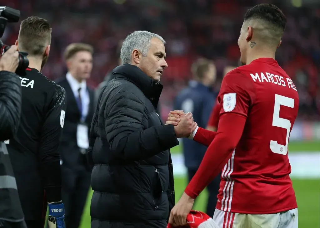 Marcos Rojo y José Mourinho. (IMAGO)