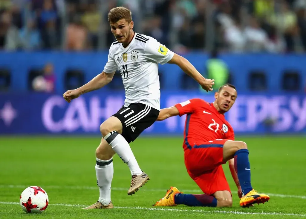 Marcelo Díaz perdió el balón y dejó el arco servido para que Alemania le ganara a Chile la Copa Confederaciones 2017. Foto: Getty Images.