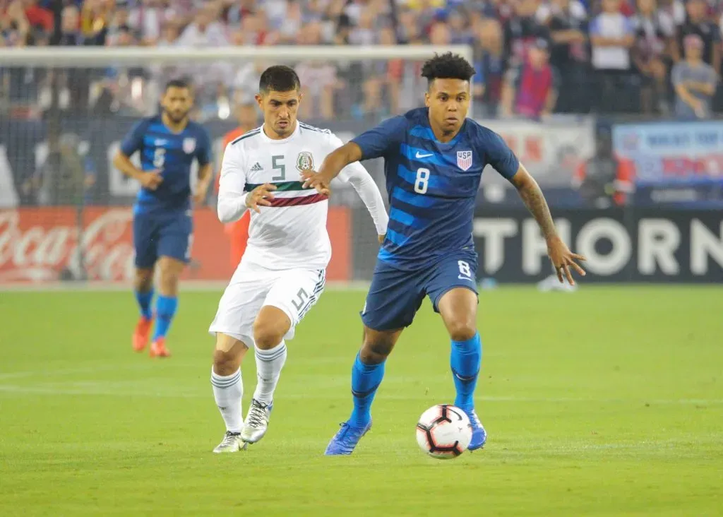 Víctor Guzmán con la Selección Mexicana en 2018 ante Estados Unidos (Imago)