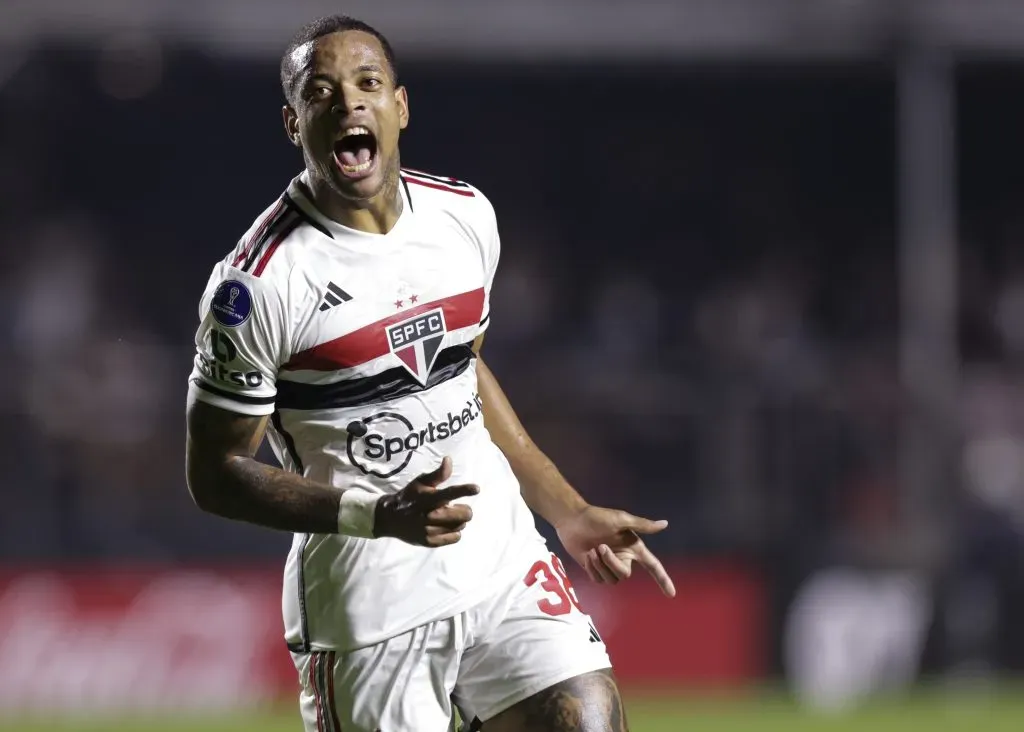 Caio Paulista do São Paulo (Photo by Alexandre Schneider/Getty Images)