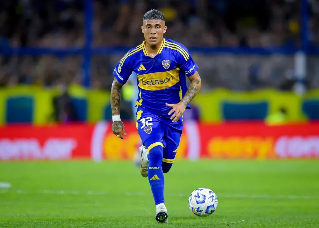 Ayrton Costa podría reemplazar a Rojo vs. Barracas Central. (Getty Images)