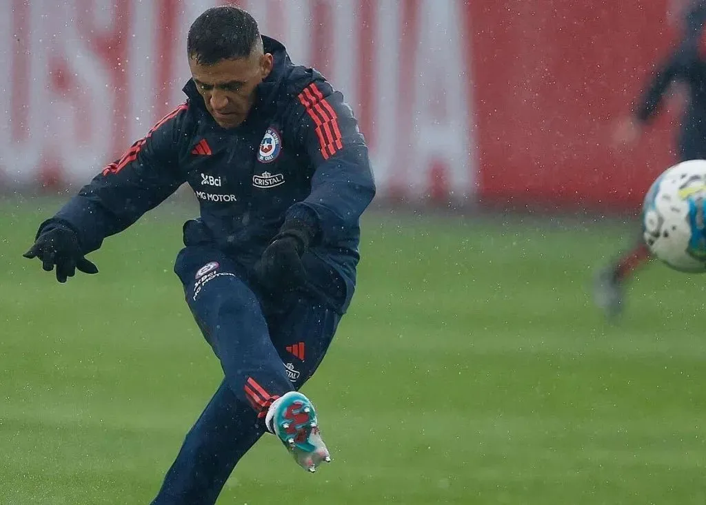 Alexis tiene esperanzas de estar el martes ante Colombia. Foto: La Roja.