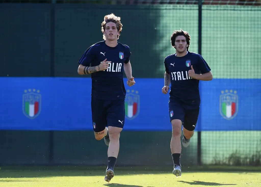 Nicolò Zaniolo y Sandro Tonali con la Selección de Italia (Getty)