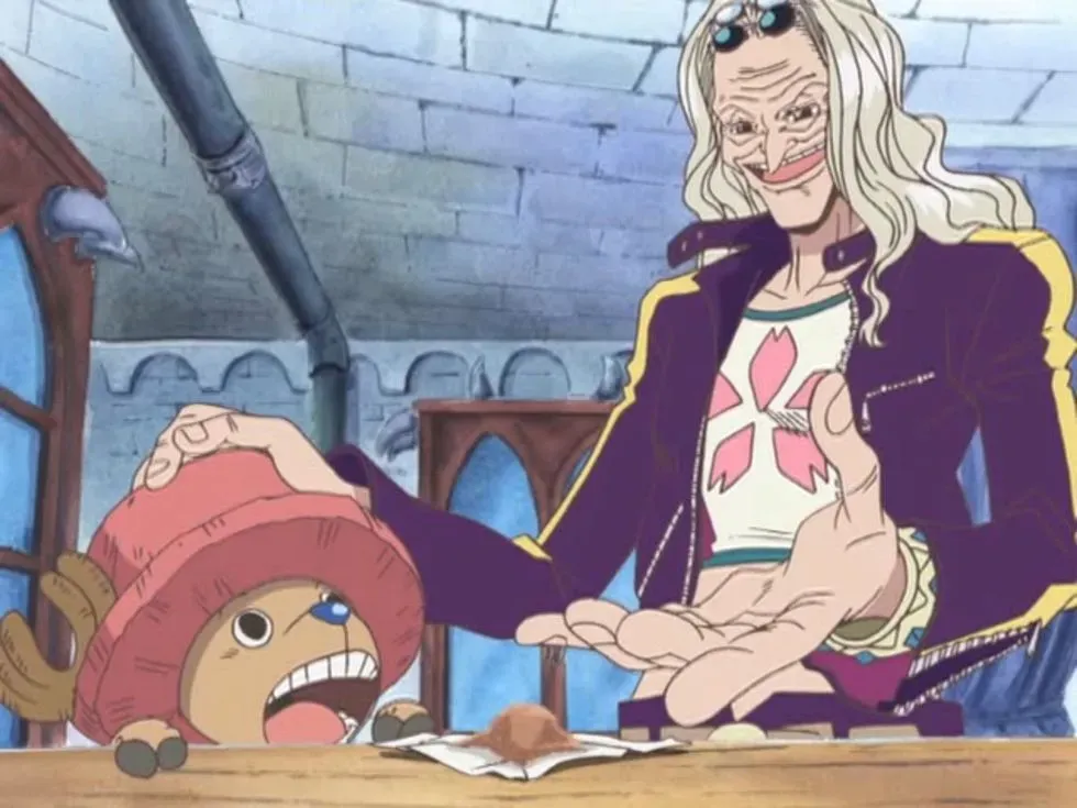 A la izquierda podemos ver al personaje de Tony Tony Chopper, y a la derecha está la Doctora Kureha, a quien daría vida Jamie Lee Curtis. Imagen: Crunchyroll, tomada de Fotogramas.