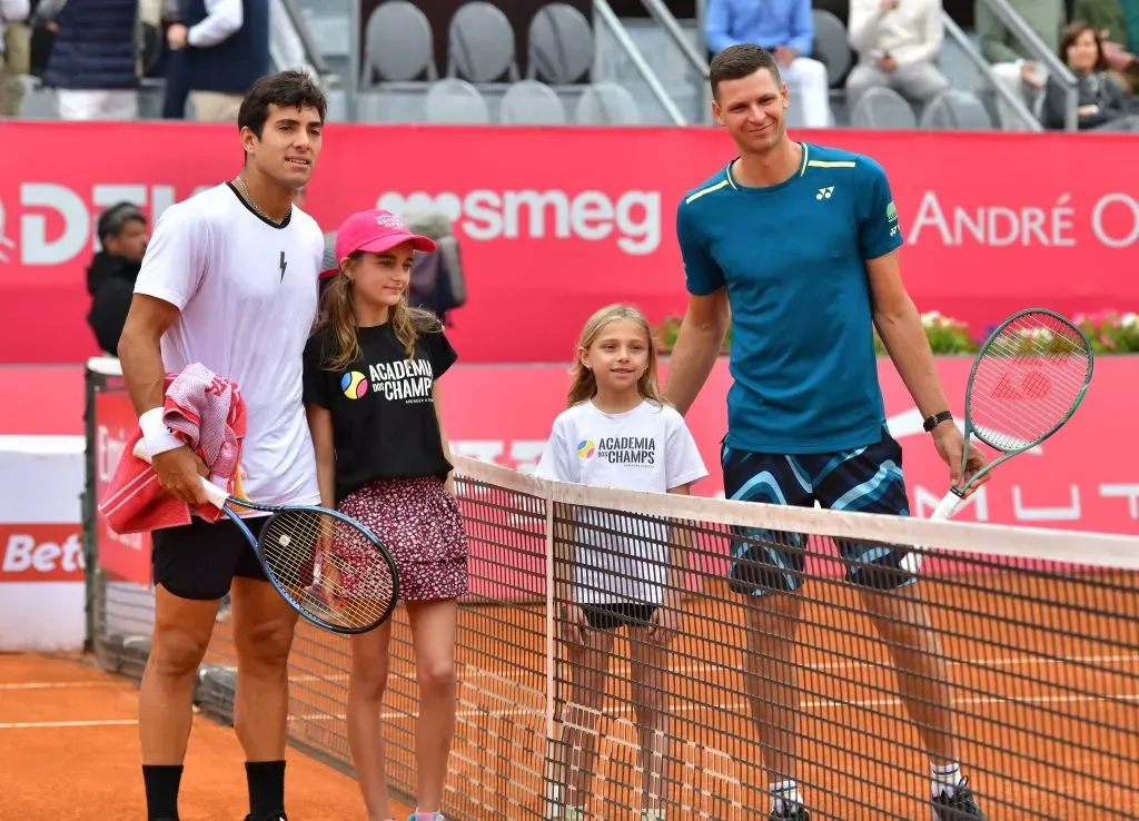 Cristian Garín hizo lo posible ante Hubert Hurkacza y, a pesar de ser eliminado, demostró que puede recuperar su gran nivel de tenis. Foto: IMAGO.