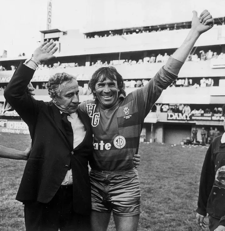 Toto Lorenzo y Gatti en Boca. (Olé)