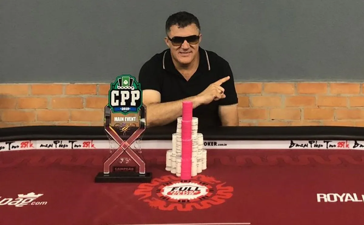 Primeira etapa do Circuito Paranaense de Poker supera garantido e José