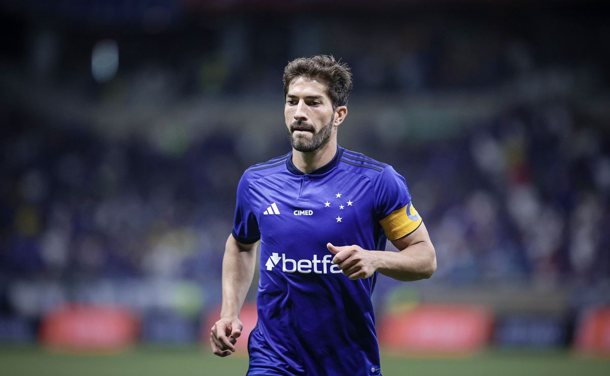 Retorno de Lucas Silva ao Cruzeiro divide opiniões e gera provocações nas  redes sociais - Lance!