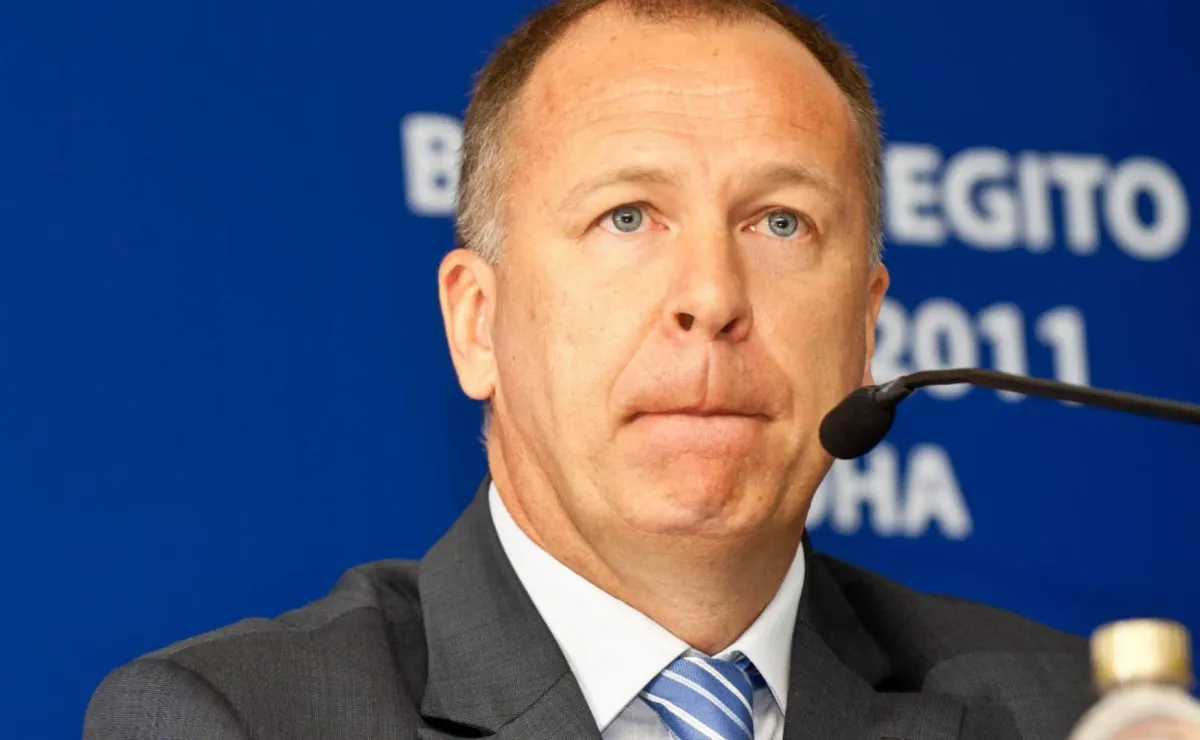 Baita opção para o Grêmio; Jornalista joga fogo na rivalidade e crava reserva de Mano que poderia desembarcar no Imortal