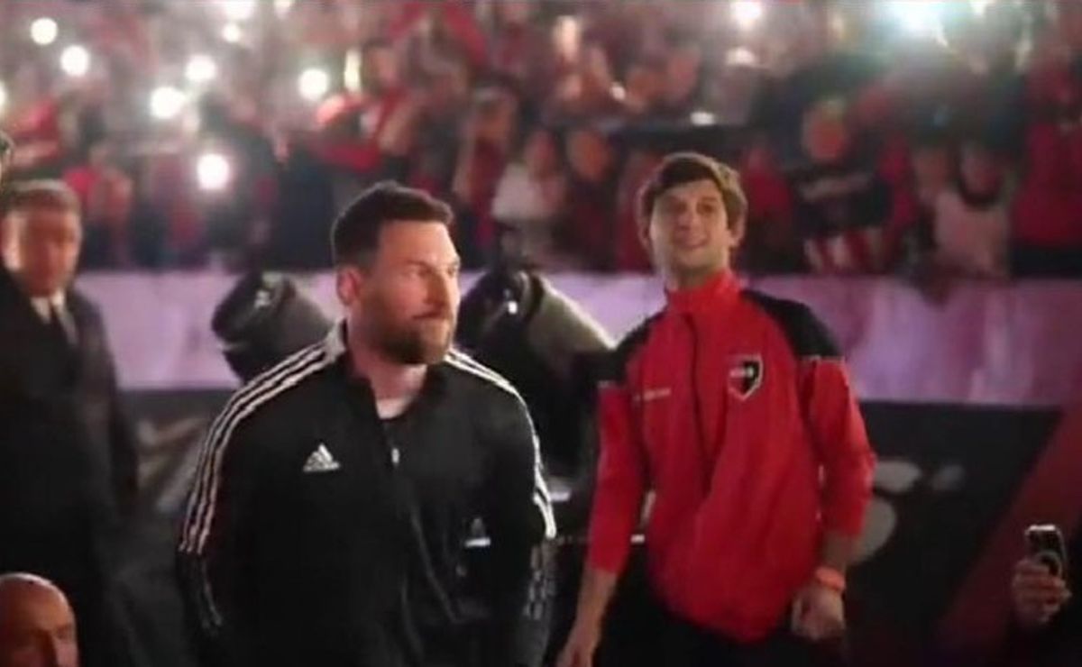 VIDEO | "Messi tiene lepra": el TREMENDO recibimiento de Newell's al