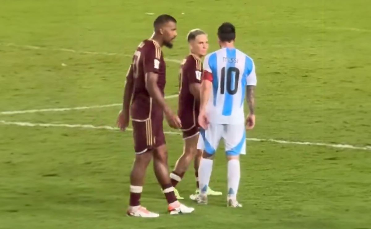 No se vio en TV: el cruce de Lionel Messi con Yeferson Soteldo y Salomón  Rondón en pleno Venezuela vs. Argentina - Bolavip Argentina