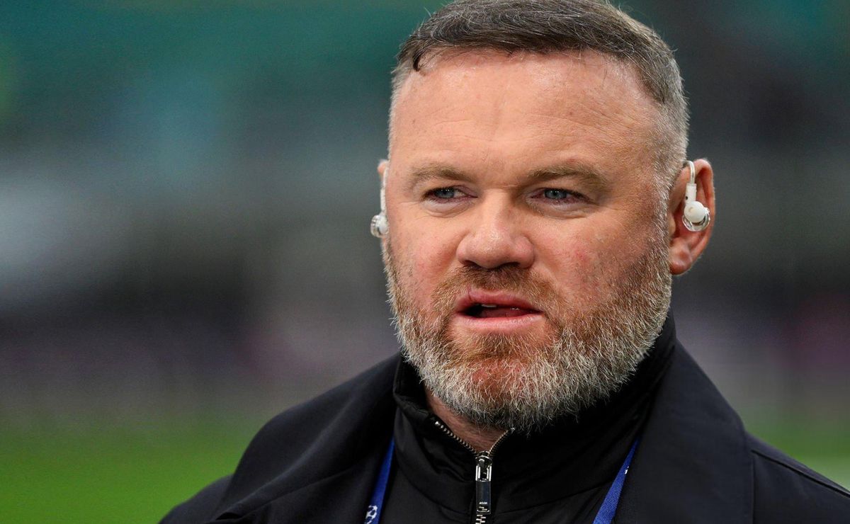 Rooney Names GOAT: Pele or Maradona?