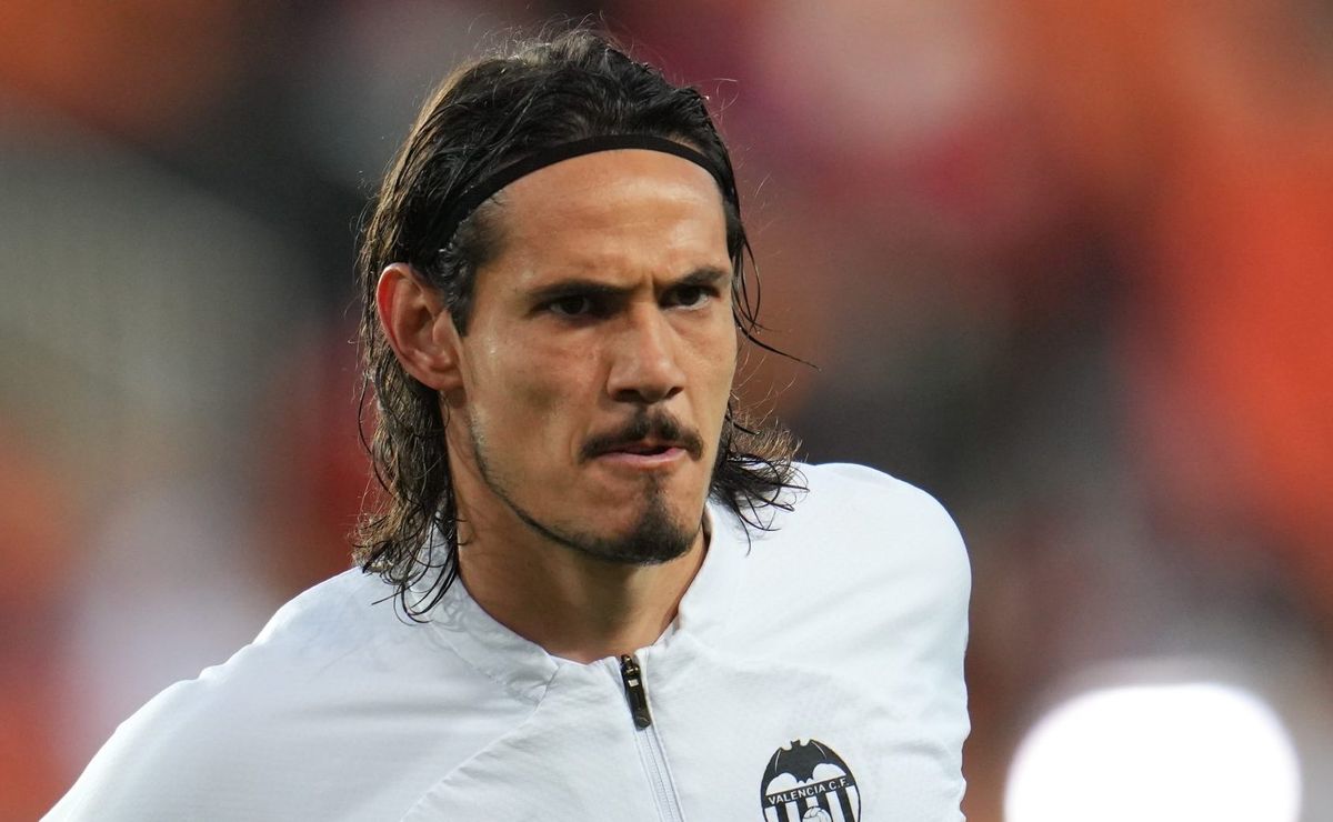 Contrato até 2025, Cavani aceitou Grêmio vira exemplo positivo e