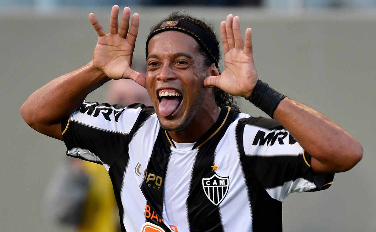 Ronaldinho Gaúcho lança aplicativo que traz bastidores de sua vida