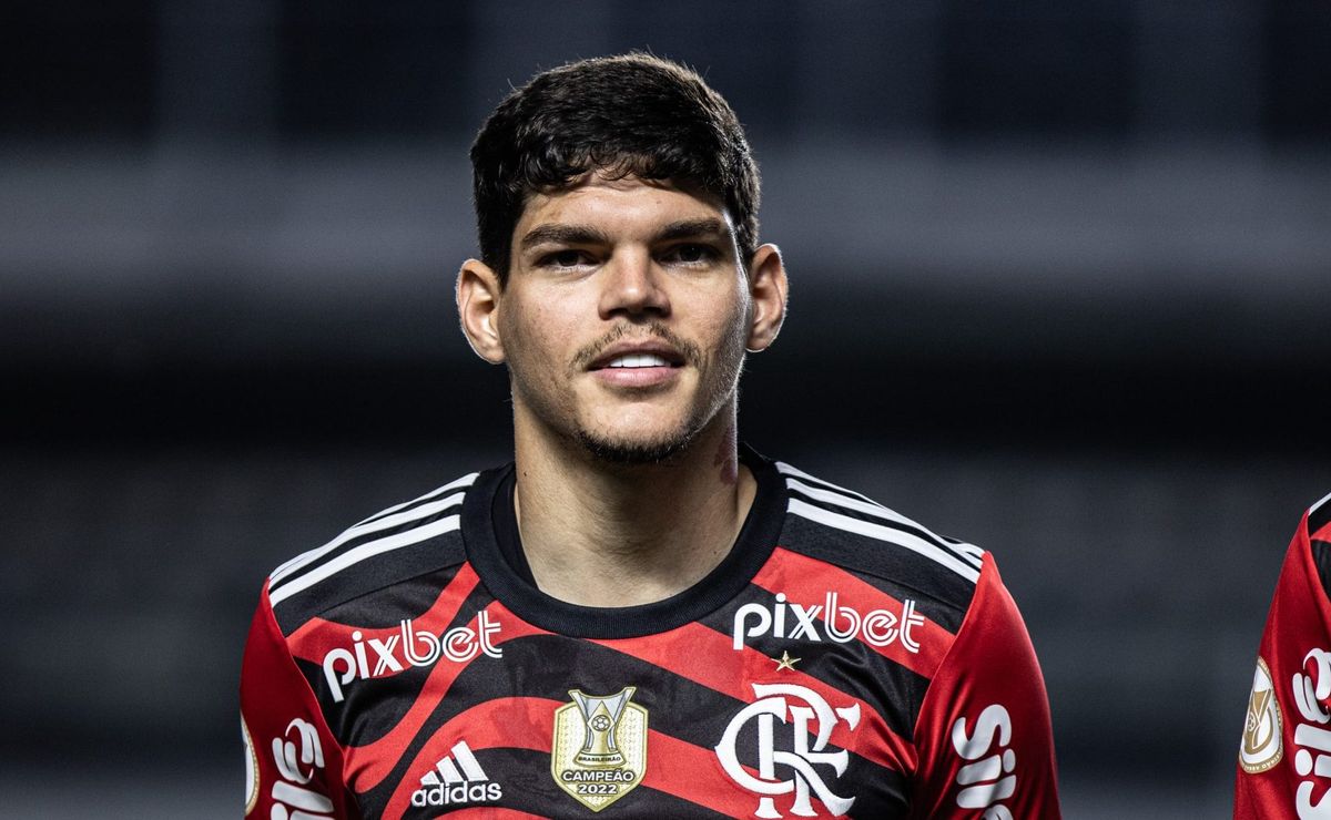 Ayrton Lucas afirma que o Flamengo é seu 'time do coração' e que