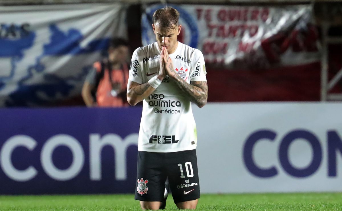 Róger Guedes confirma saída do Corinthians e fala em “sonho” de jogar no  Catar