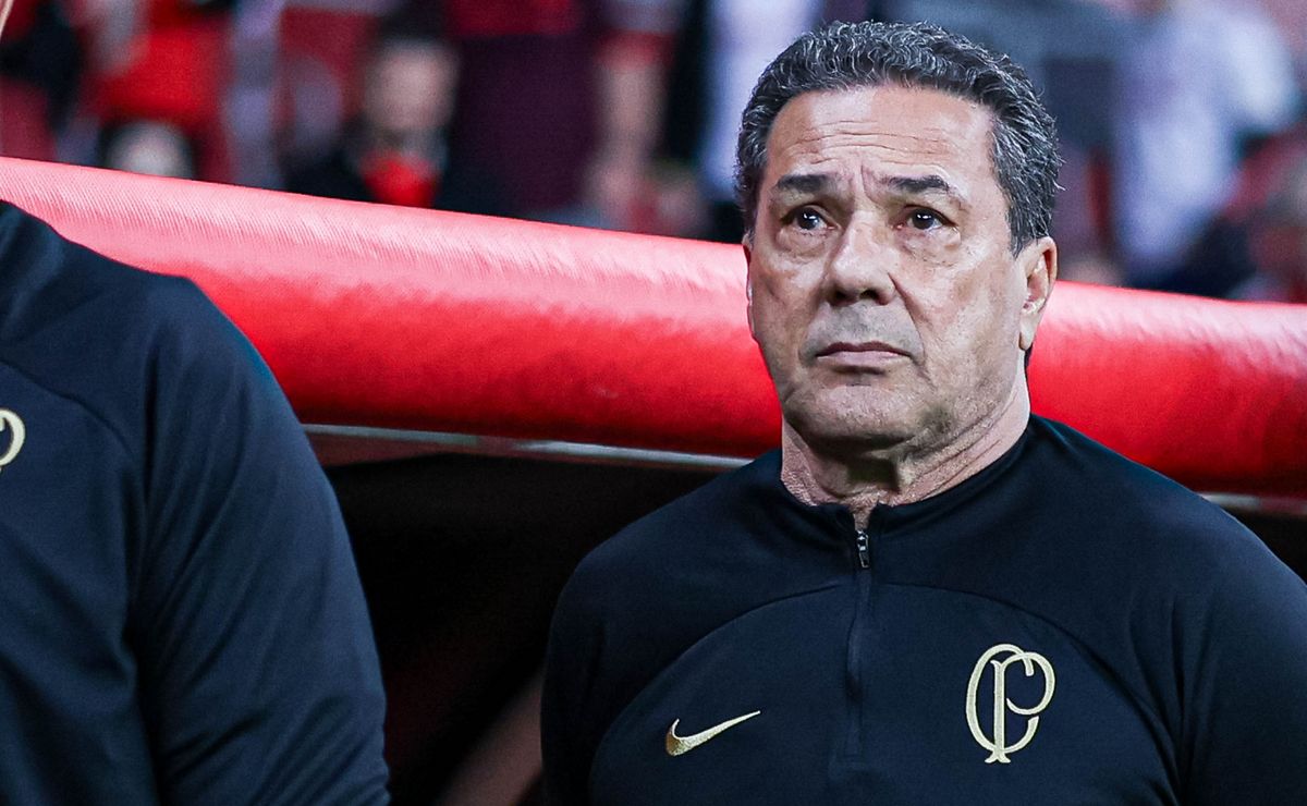 R$ 1 milhão por mês, para jogar com Luxa: Corinthians faz oferta para tirar jogador do Grêmio