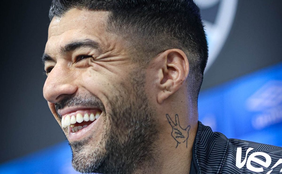 Aconteceu agora: Suárez apimenta zueira com Inter e torcida do Grêmio se diverte na web