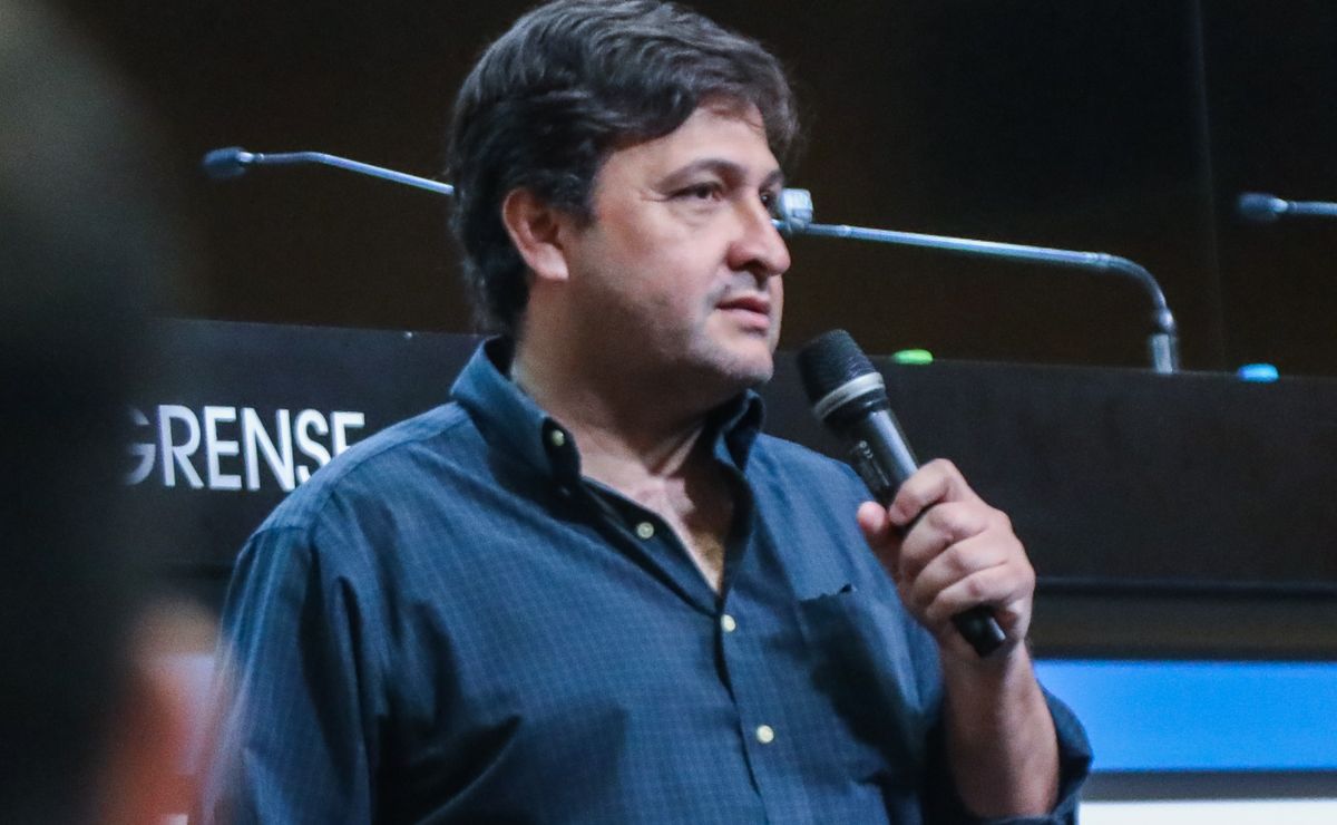 Guerra aceitou tudo, até R$ 30 milhões: Grêmio fecha negócios e pode ter lucro milionário com dupla