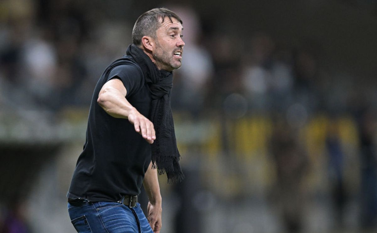 Eu torcia quando era pequeno; Atacante do Bolívar faz REVELAÇÃO ao Grêmio e quer eliminar Coudet na Libertadores