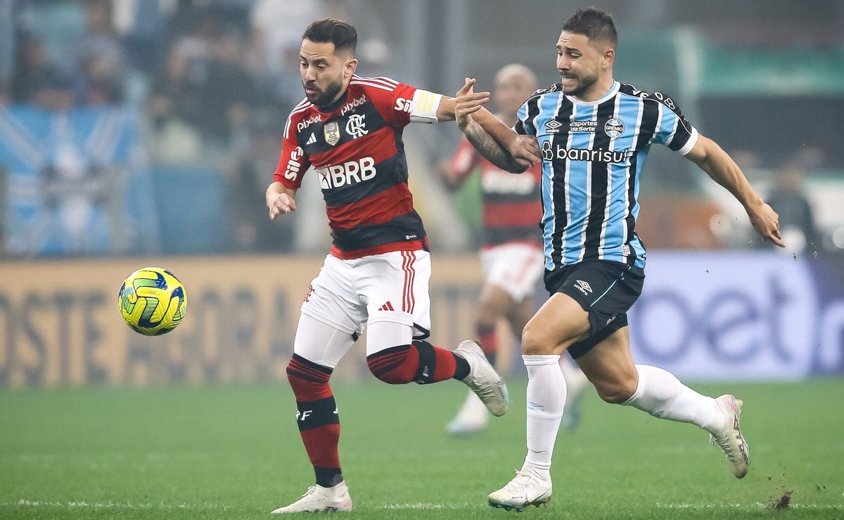 Contra o Grêmio, Flamengo busca atingir meta na temporada