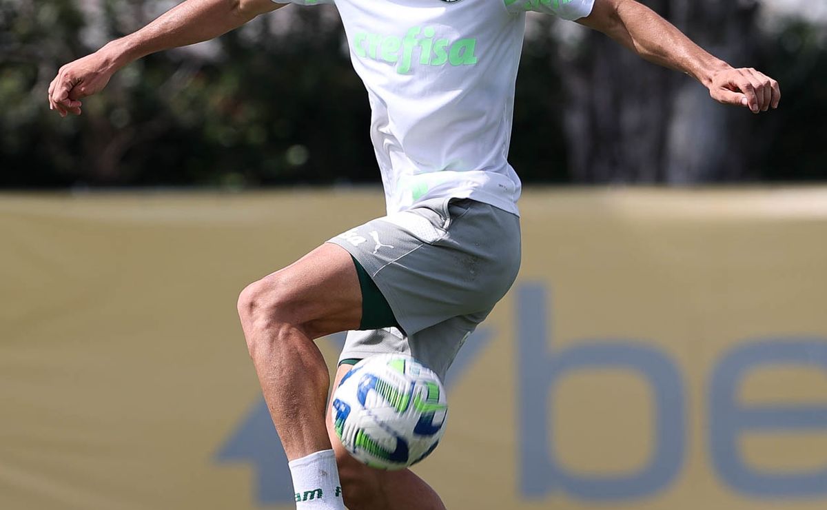 Atacante é decisivo, ajuda o Palmeiras e diz que pode contribuir ainda mais para equipe de Abel Ferreira