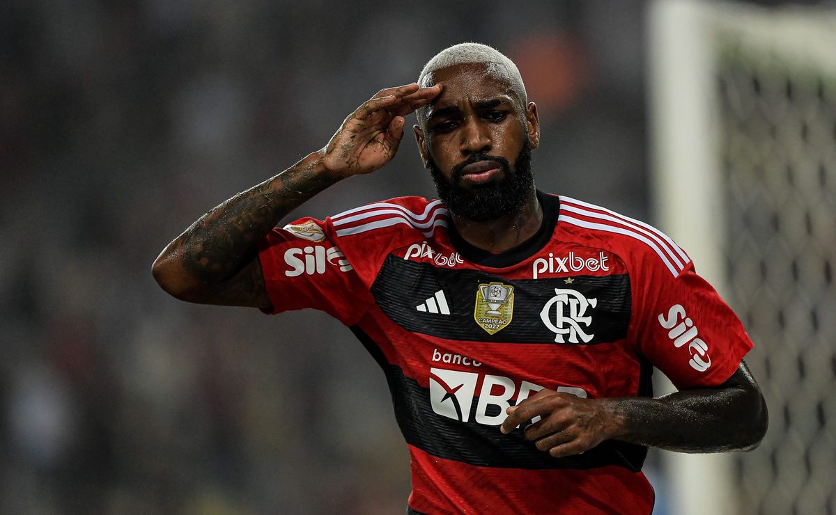 “Hoje, nós sabemos o que acontece”; Ídolo do Flamengo afirma que confusão entre Gerson e Varela era necessário para EXPOR O GRUPO