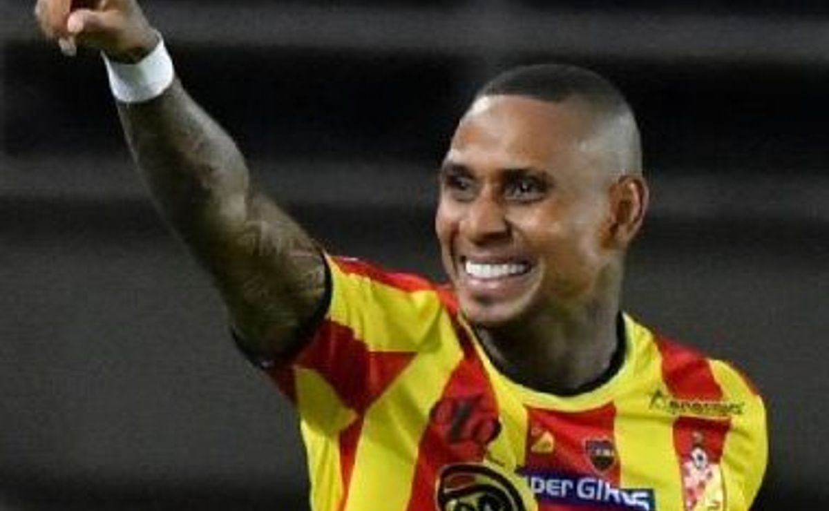 BOMBA! Atacante do Deportivo Pereira manda recado para Palmeiras em entrevista e diz 