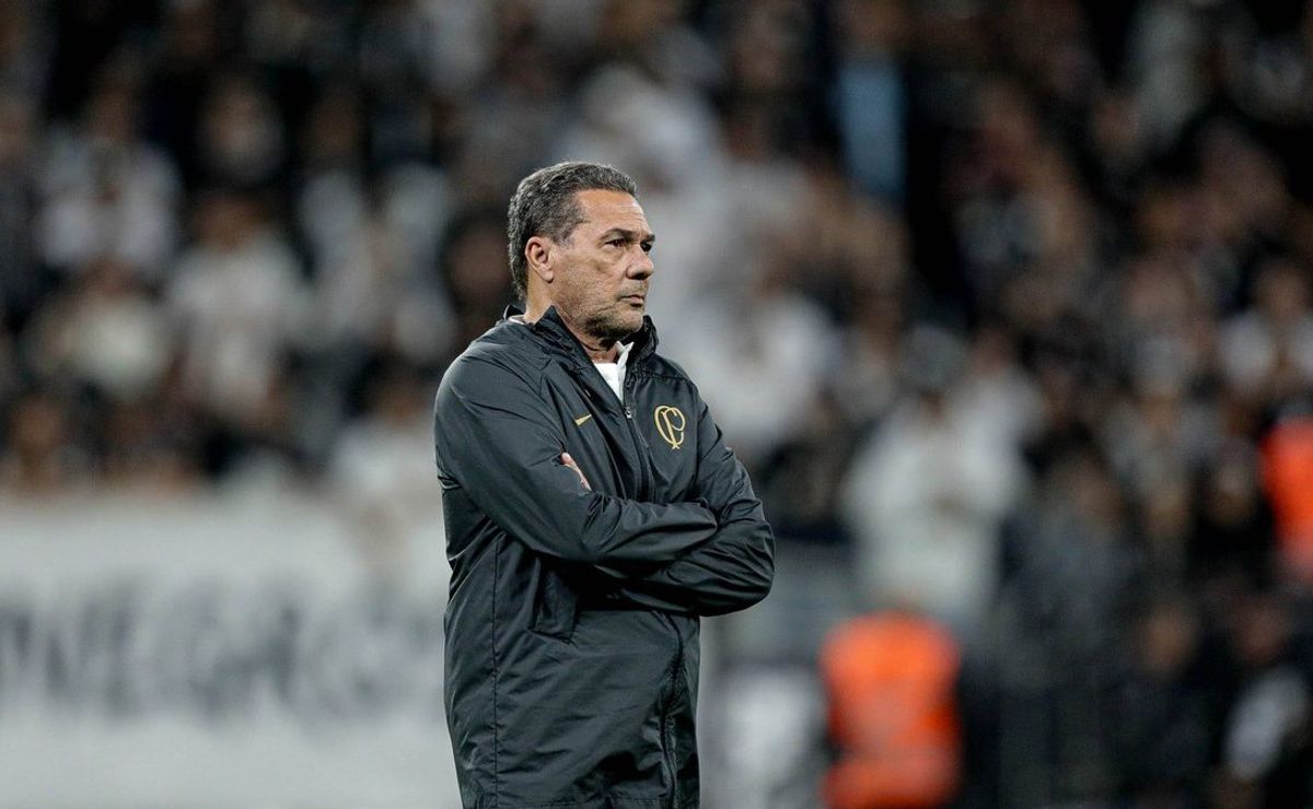E agora Luxemburgo; ex-Corinthians surpreende atuando em nova equipe e deixa a fiel em apuros após eliminação