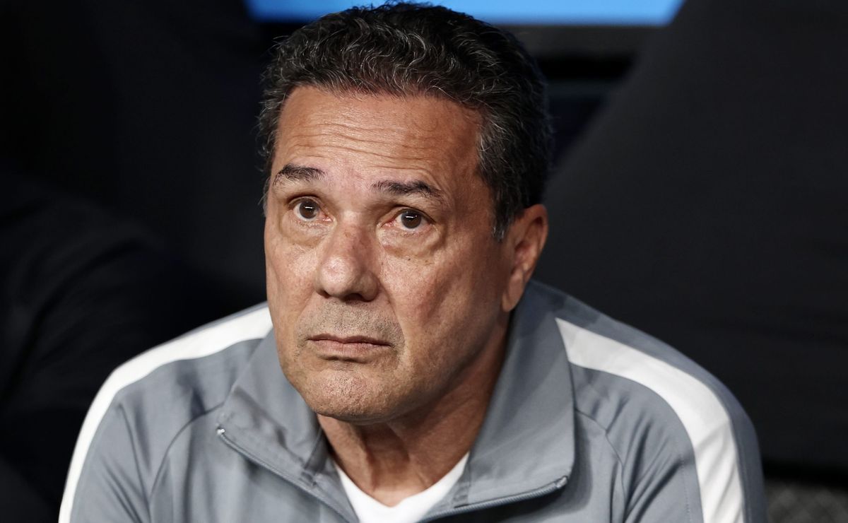 Luxemburgo tem desfalque na equipe titular do Corinthians e Fiel comemora ausência: 