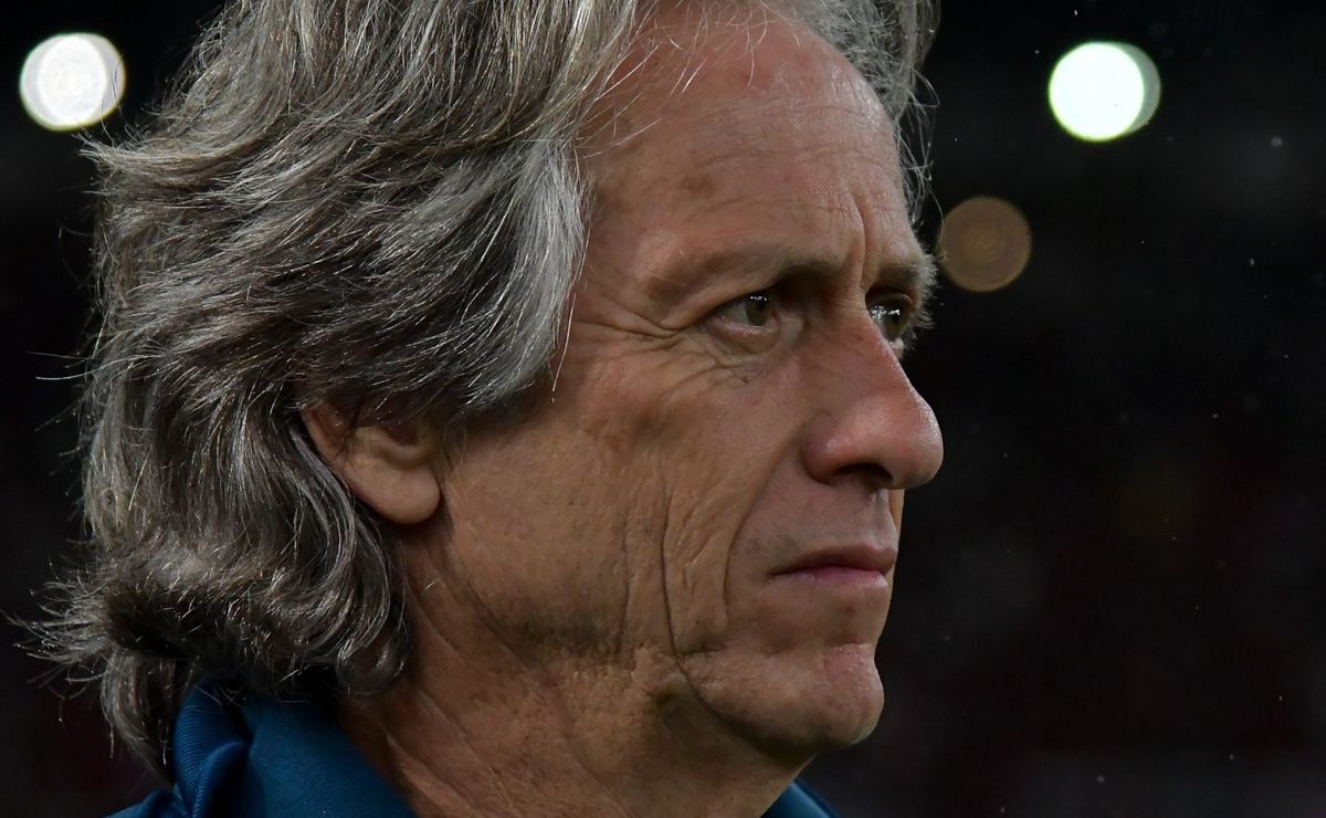 Mais de R$ 6 milhões, contrato até 2026: ‘Xodó’ de Jorge Jesus TOPA negócio para mudar de país e Flamengo DESCOBRE situação