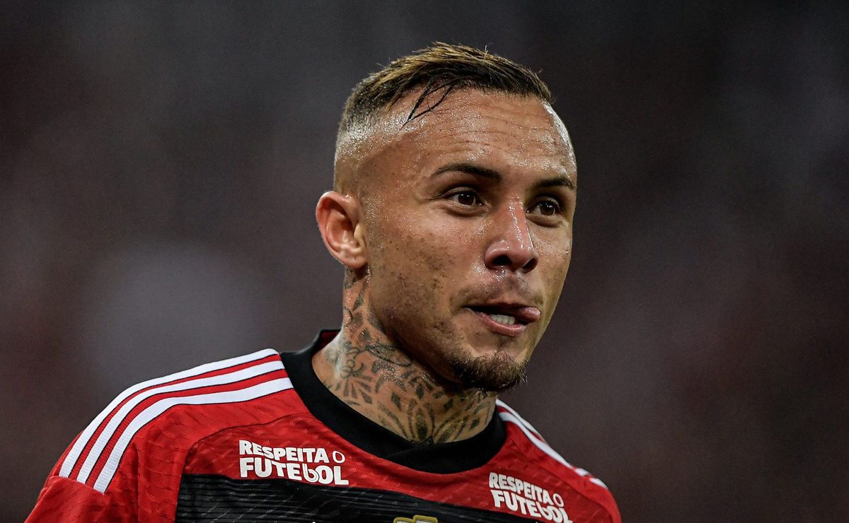Sampaoli fez isso com Everton Cebolinha, não tem mais volta: Atacante sofre situação LAMENTÁVEL no Flamengo e info chega direto ao Grêmio