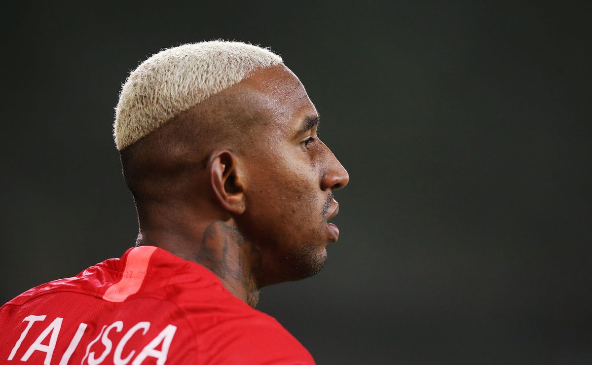 Árabes aceitam liberar, confirmado: Talisca tem futuro exposto e Flamengo esfrega as mãos com oportunidade única