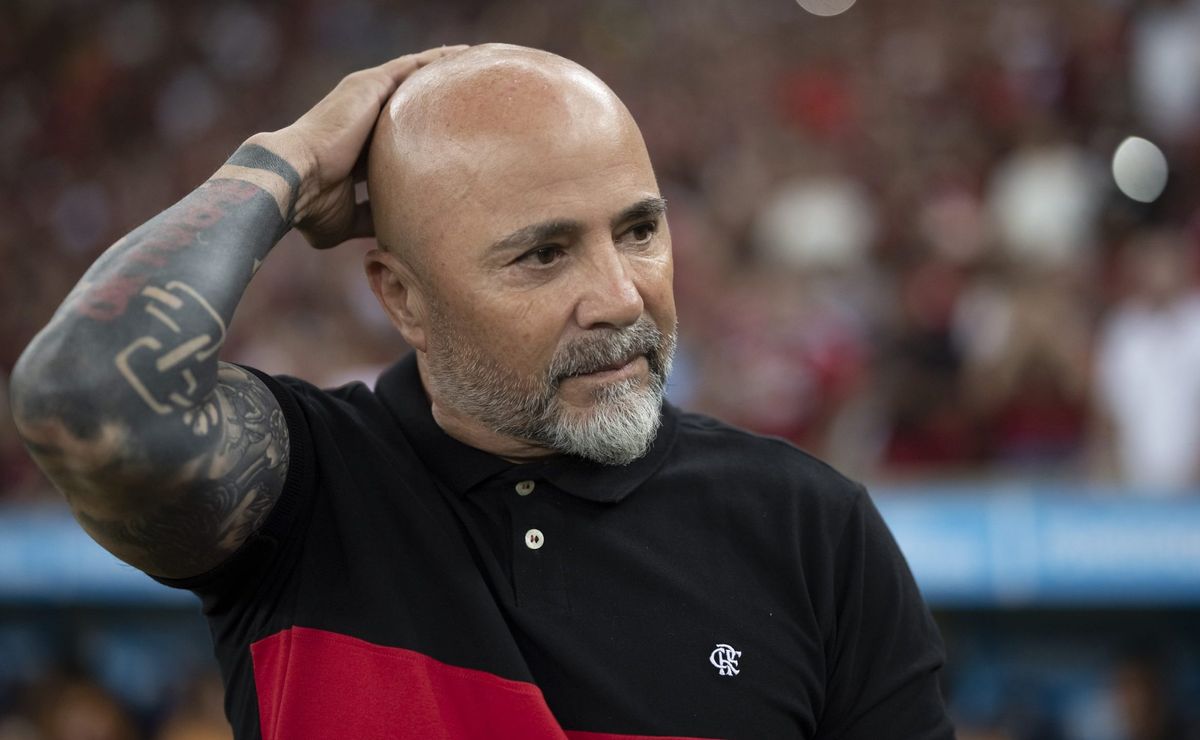 Oferta até 2027, perigo árabe: Sampaoli BARRA saída de 'pupilo' e Flamengo quer aumentar salário de R$ 300 mil