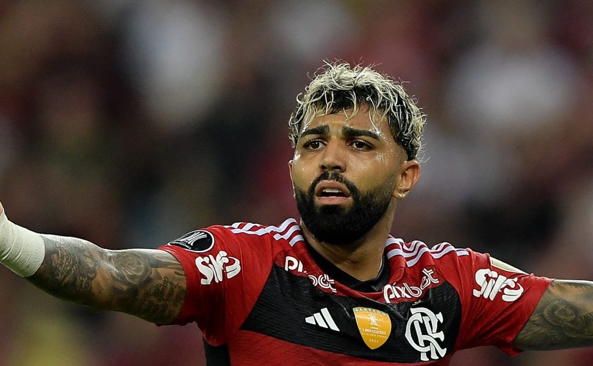 A festa de Gabigol foi assim: protestos, xingamentos e ausência de companheiros