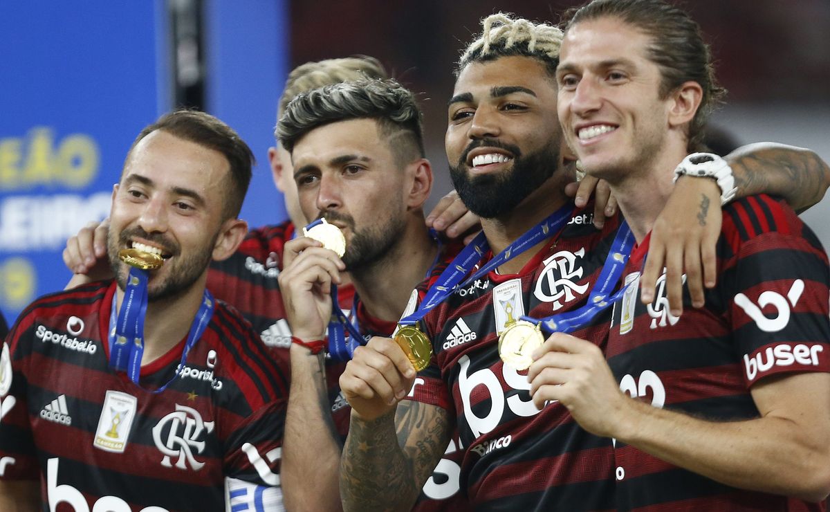 Já tem propostas p/ sair, INFORMAÇÃO QUENTE: Dirigentes fazem pressão e ídolo pode DAR ADEUS ao Flamengo