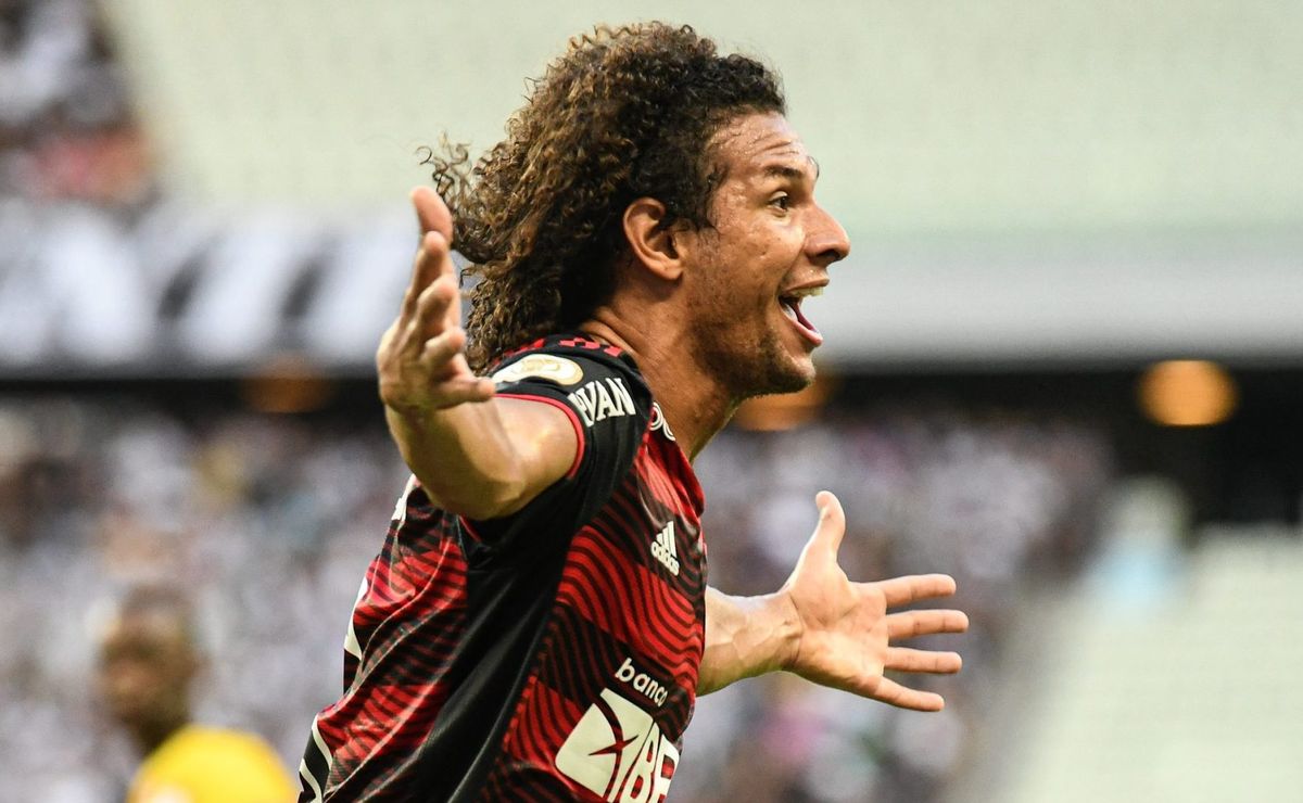 Acabou a seca: ex-jogador do Flamengo, Willian Arão quebra o jejum, marca gol com a barriga e volta a balançar as redes depois de quase um ano