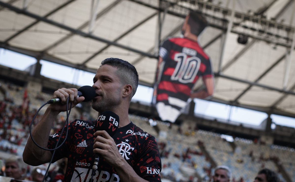 "Vai trazer, como todos nós já sabemos"; Diego Ribas decide sair do silêncio sobre 'choque' de realidade no Flamengo