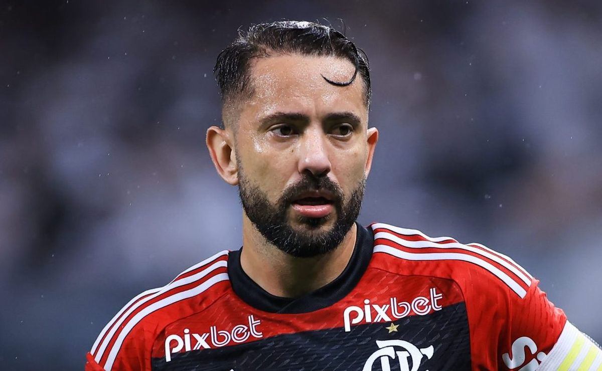 Renova ou cai fora? Jornalista REVELOU TUDO sobre futuro Everton Ribeiro dentro do Flamengo de Tite