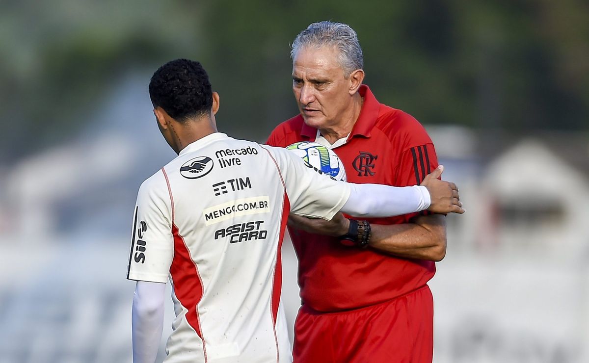 “Vai começar a sair o jogador”; Ex-atacante não hesita e diz que Tite irá tirar elenco do Flamengo da zona de conforto