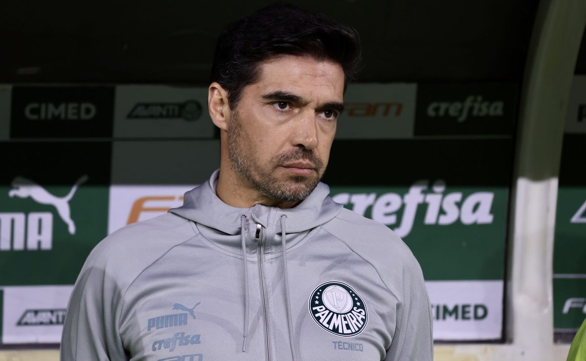 Flamengo Management under Pressure to Sign Attacking Midfielder, Bypassing Palmeiras Coach: Latest Updates by Romário Júnior