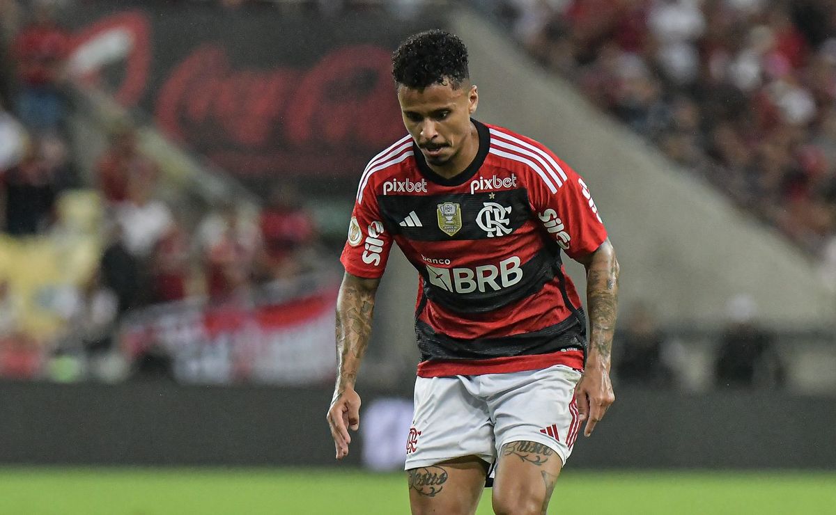 Criticado pela torcida, Allan faz parte dos planos de Tite no Flamengo