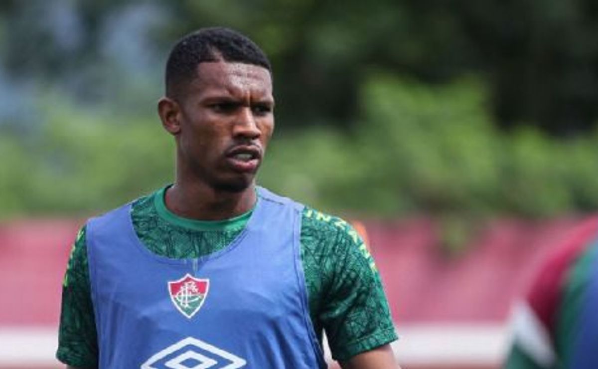Atacante Lelê do Fluminense tem estado de saúde atualizado após resultado de exames