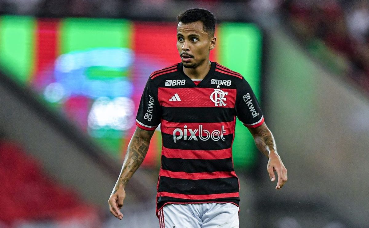 NÃO TÁ MAL? Comentarista defende atleta do Flamengo alvo de críticas da torcida