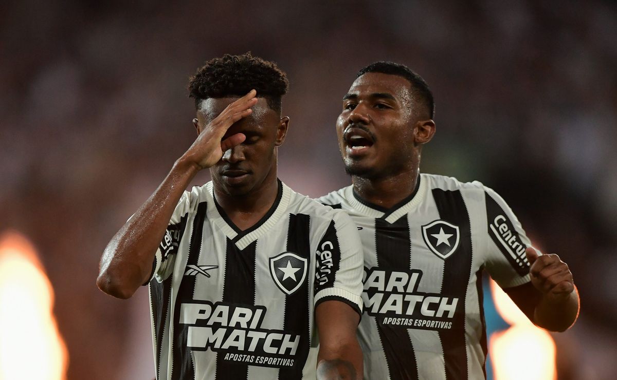 Em jogo intenso, Botafogo perde no final, e torcida reclama de gol ...