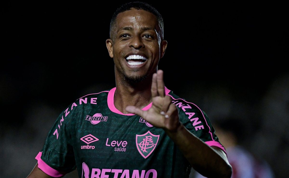 Cruzeiro abre conversas e Keno aceita sair do Fluminense em julho